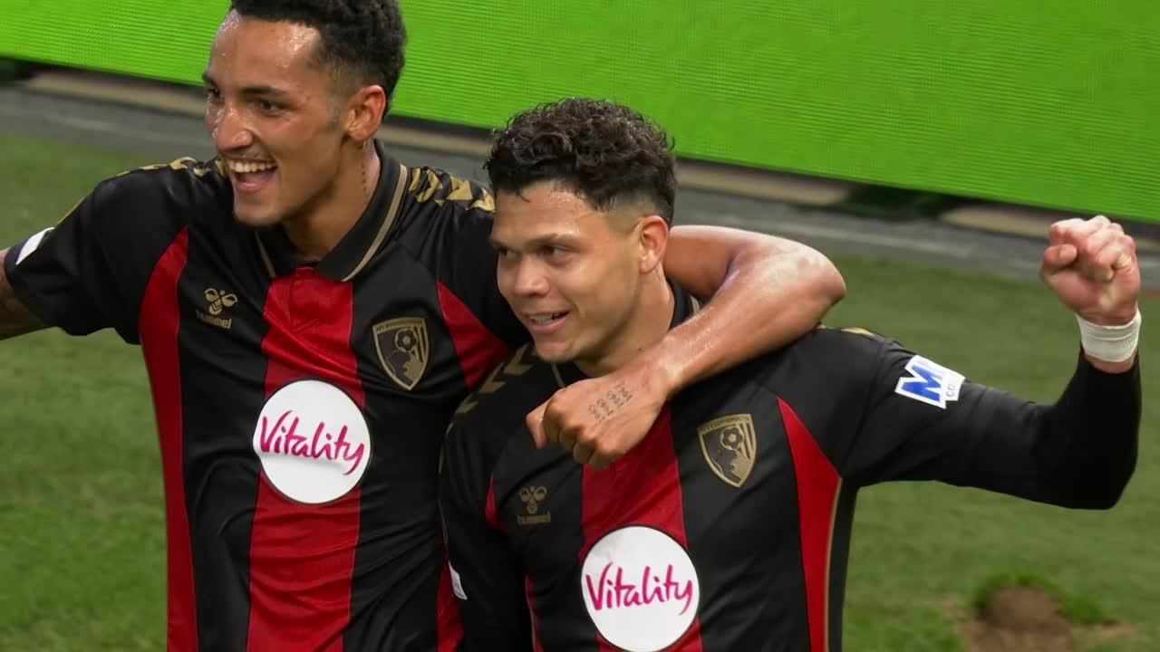 ¡Cabezazo goleador de Evanilson para adelantar a Bournemouth en la Europa League!