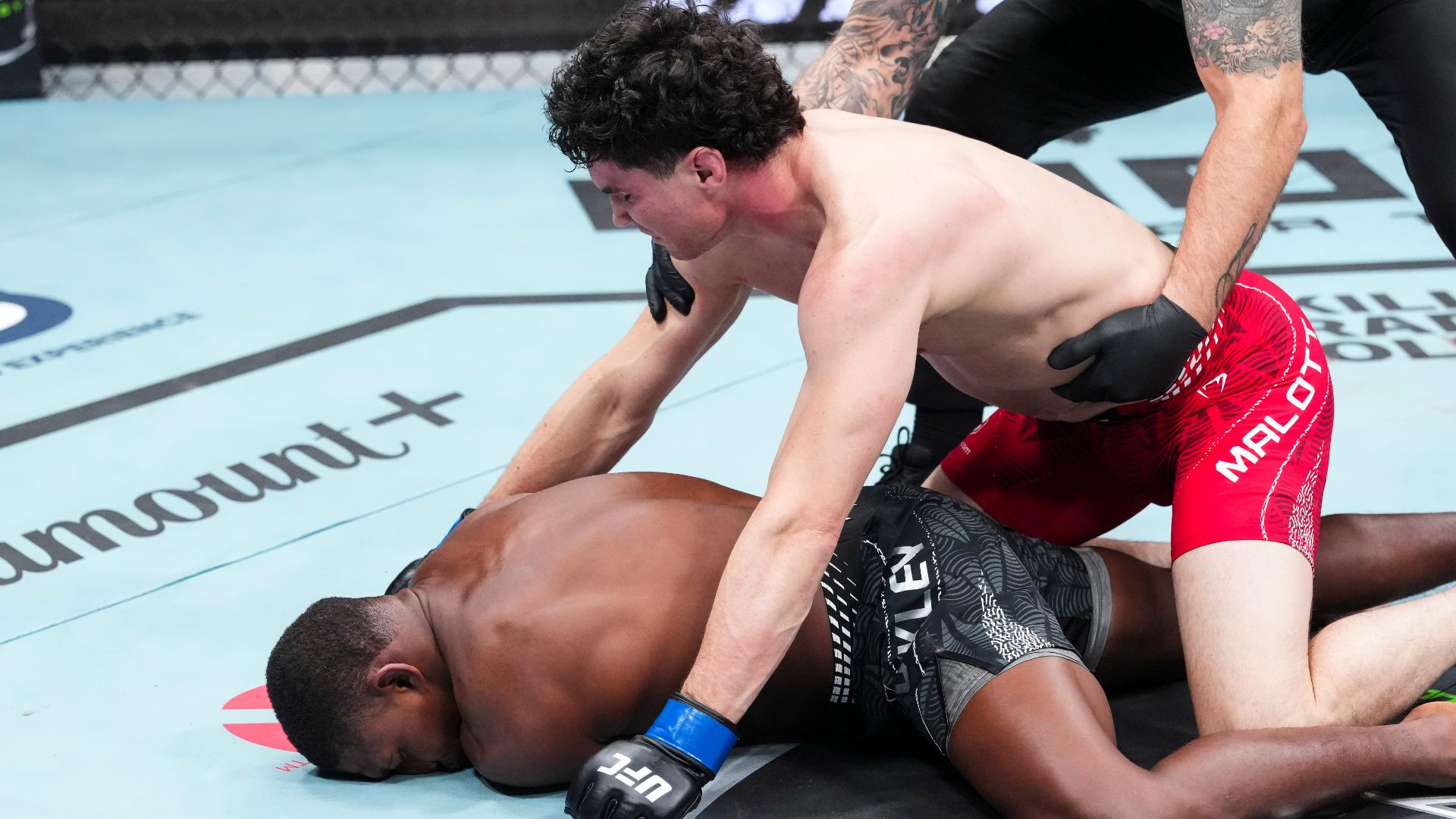 Malott KO's Buckley with a vicious knee to the face