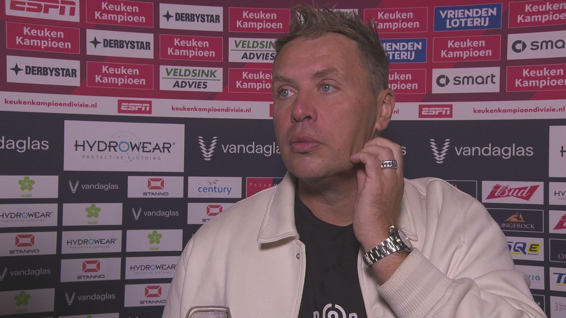 Van Dam over Cooper-Love: "Hij wilde van schoenen wisselen omdat hij op zijn muil viel"