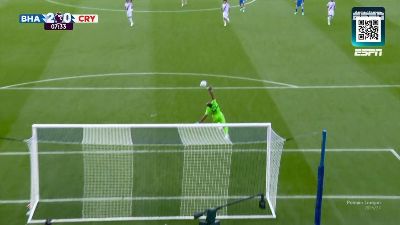 GOLAÇO do Brighton! Diego Gómez aproveita goleiro adversário adiantado, arrisca do meio de campo e anota pintura contra o Palace