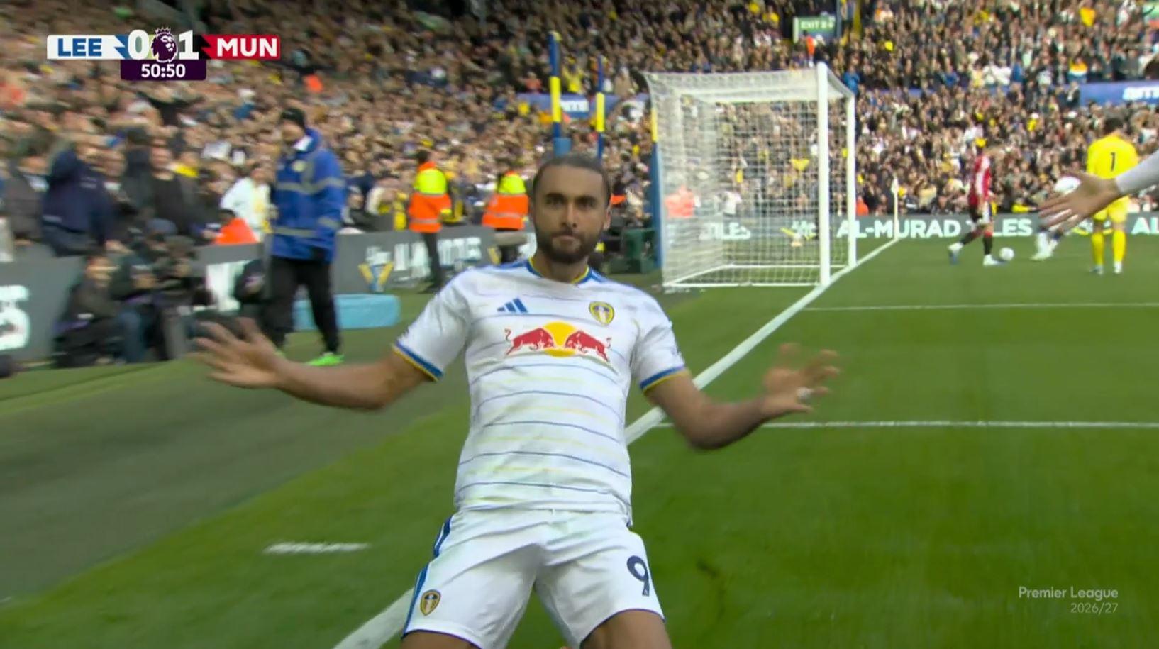 Gol do Leeds! Calvert-Lewin empata contra o United em jogada aérea com vacilo da zaga