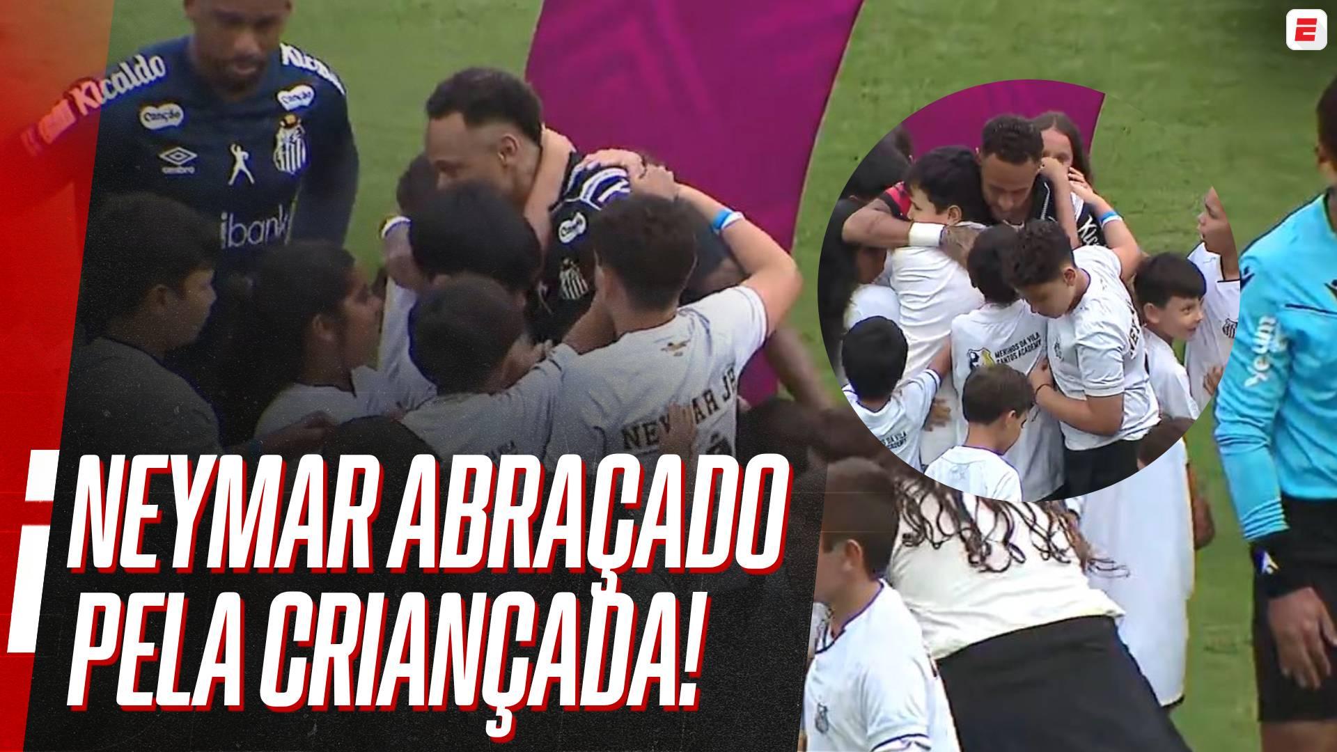 Emocionante! Neymar é envolvido em 'abraço coletivo' por crianças após o hino nacional; VEJA