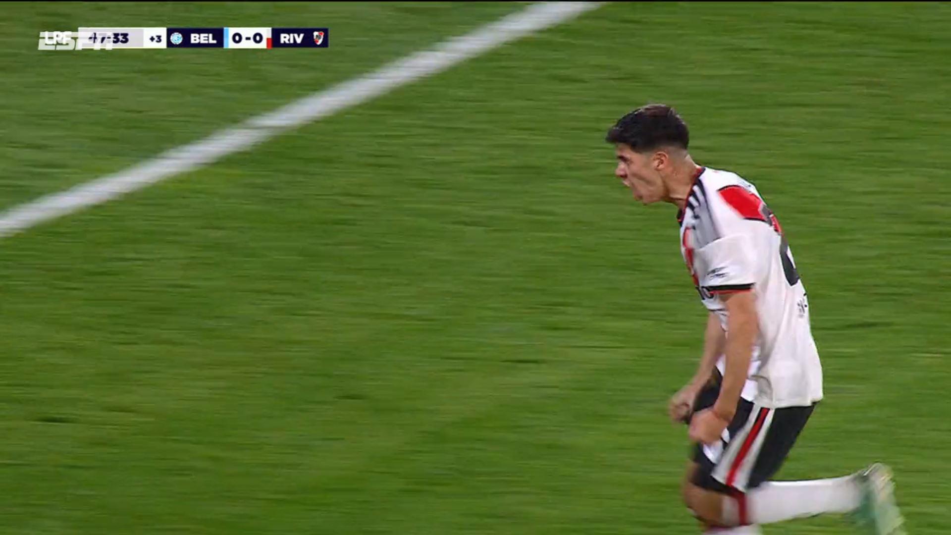 Gol do River Plate! Galván acerta chutaço de fora da área para abrir o placar