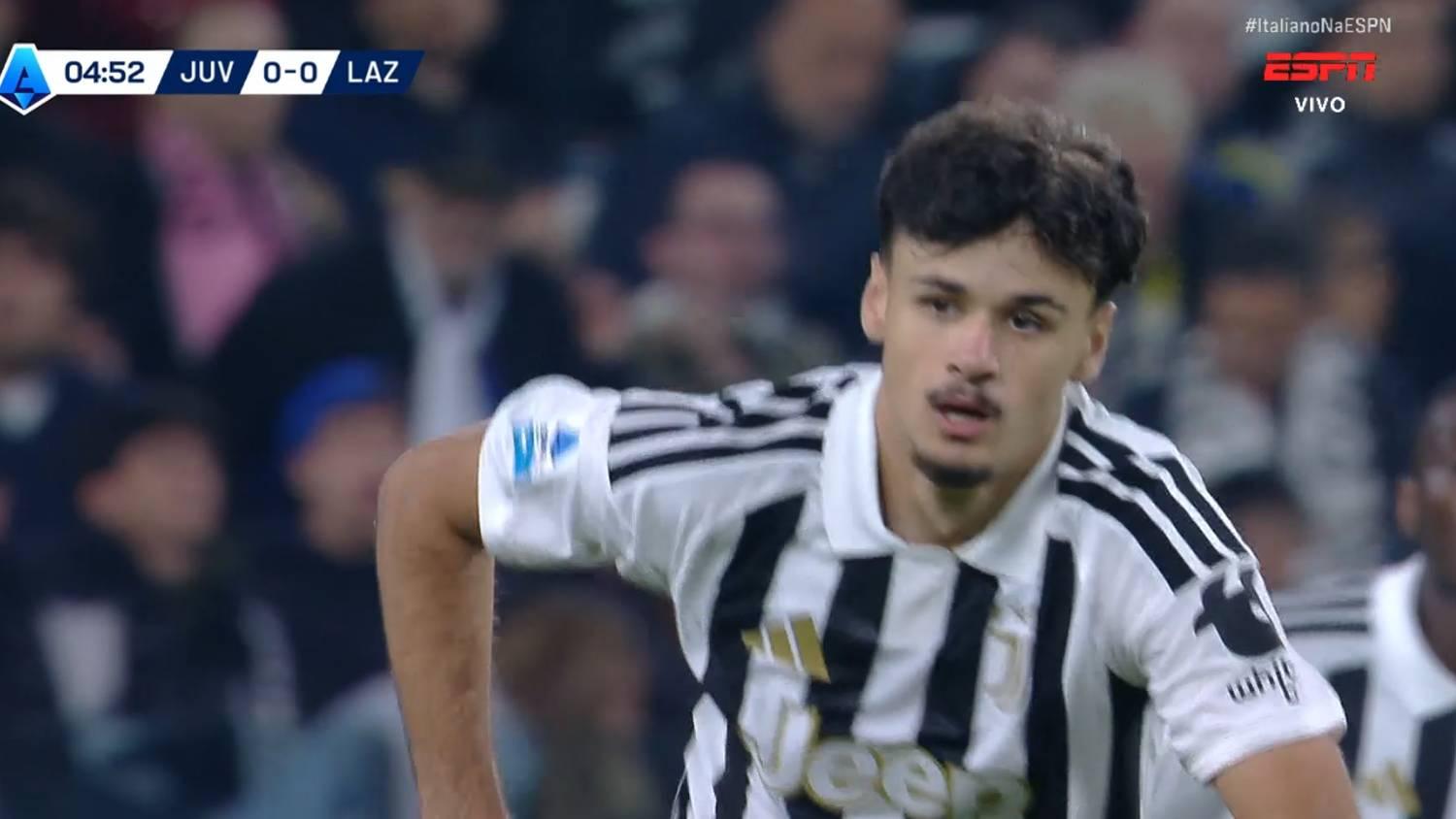 Kerim Alajbegovic arrisca de longe e cria a primeira chance de Juventus x Lazio pela Série A