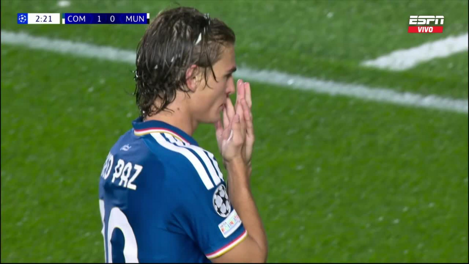 ¡Golazo de Nico Paz para el 1-0 del Como ante el Manchester United al minuto de juego!