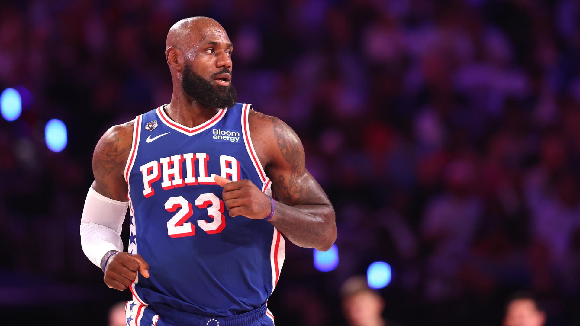 É dele! LeBron James começou quente para os 76ers contra os Cavs; VEJA