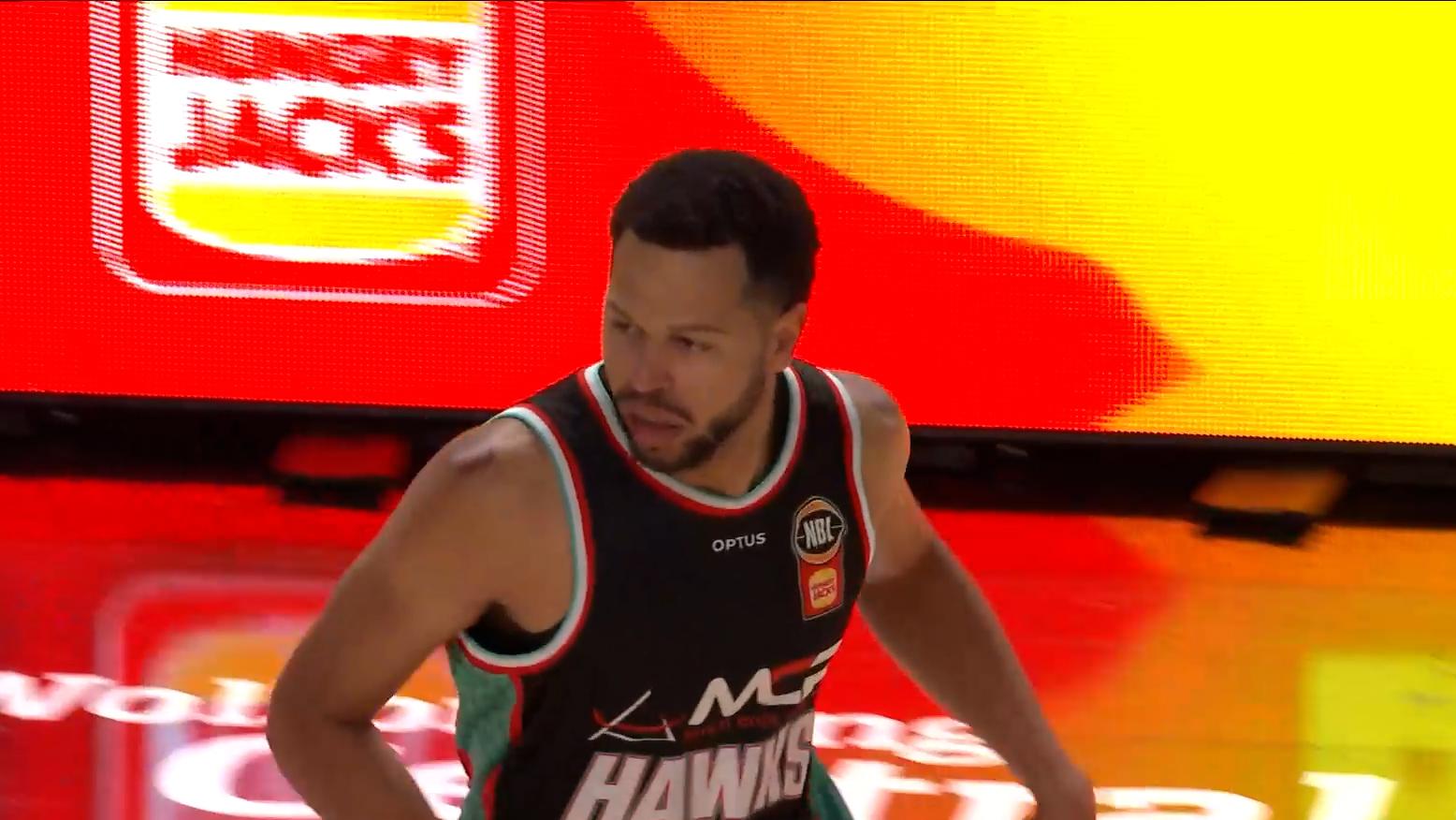 Tyler Harvey takes over in the first quarter for Hawks