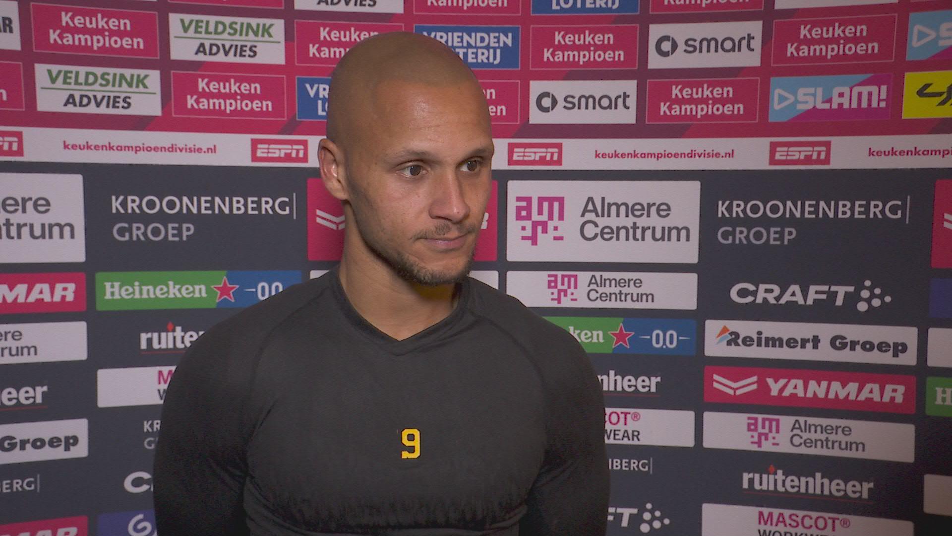 Van den Hurk maakte de perfecte hattrick: "De drie punten zijn nog belangrijker"