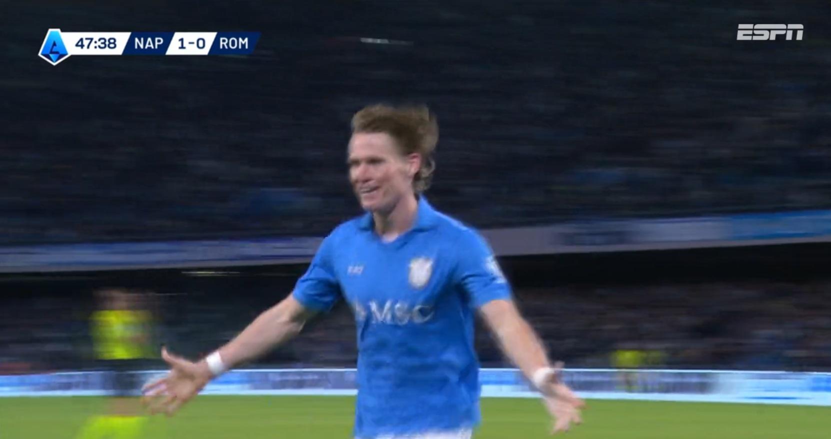 GOL DO NAPOLI! McTominay marca de cabeça e amplia contra a Roma; VEJA