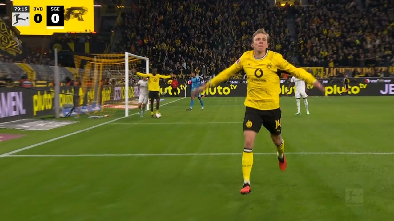 ¡Golazo de Beier para el 1-0 del Dortmund ante el Frankfurt en la Bundesliga!