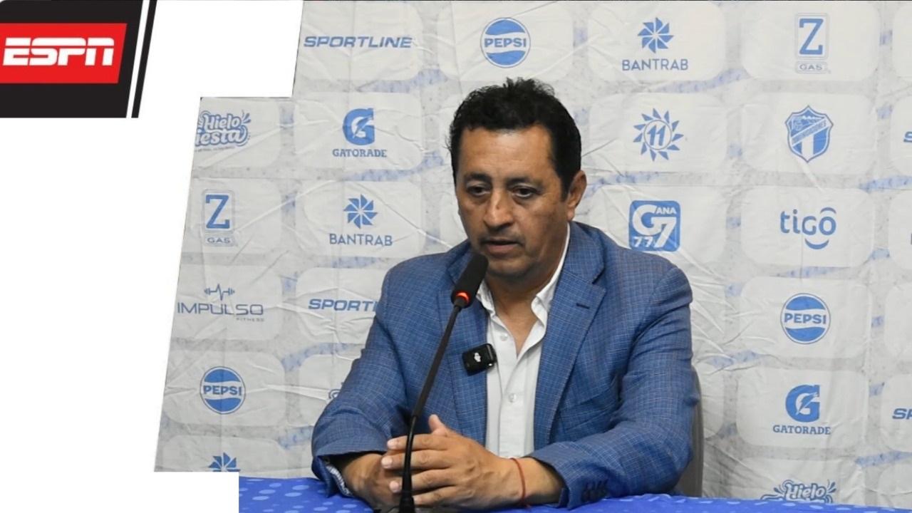 Roberto Montoya sobre José Pinto: "La calidad no se olvida y su voz pesa"