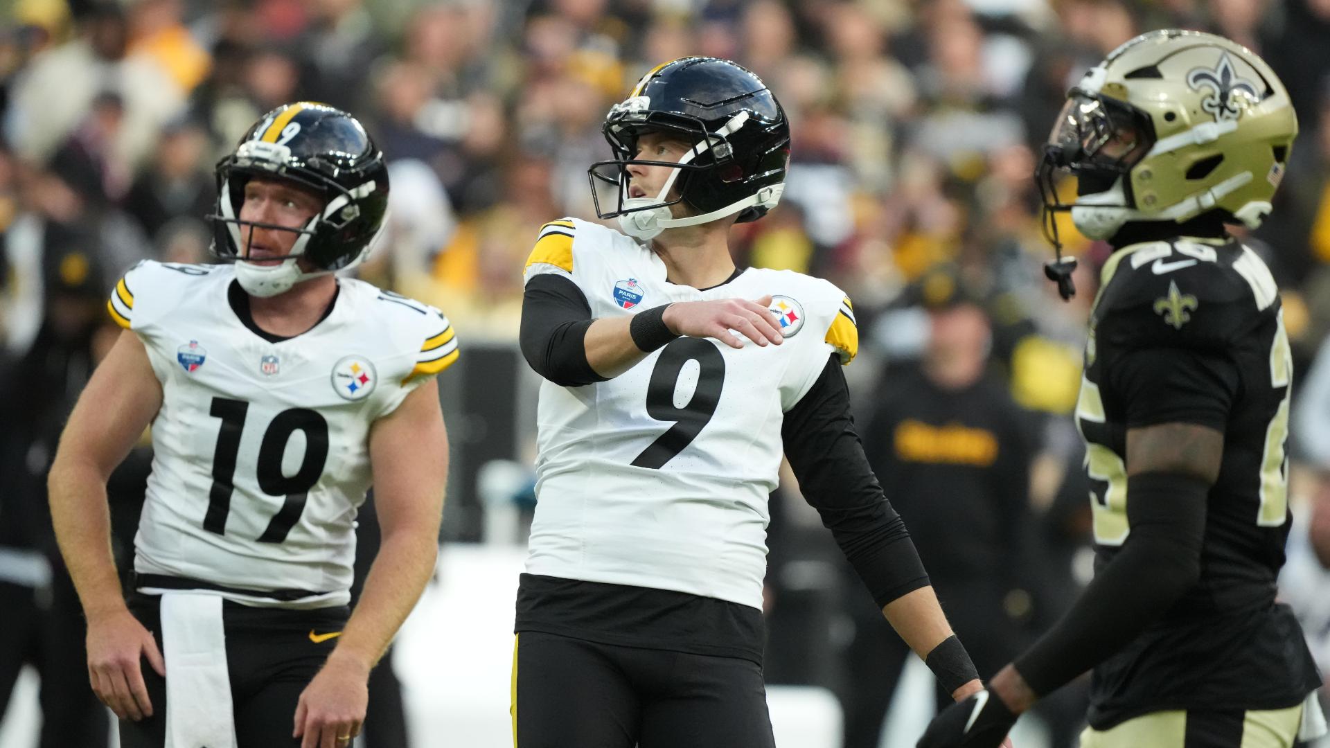 Rodgers throws TD pass in Paris as Steelers beat Saints 16-10 in NFL's regular-season France debut