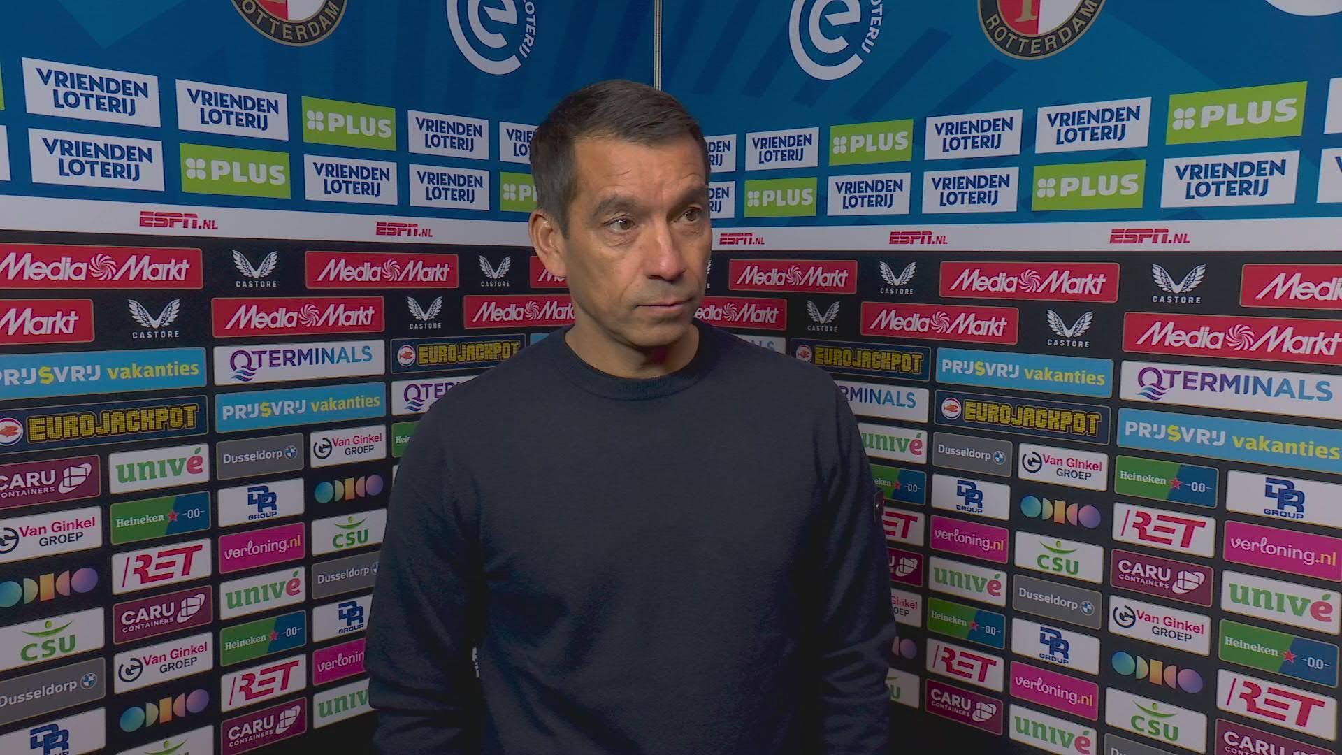 Van Bronckhorst: "Het mooie van Hadj-Moussa is als het niet lukt, hij de volgende actie gewoon weer door zet"