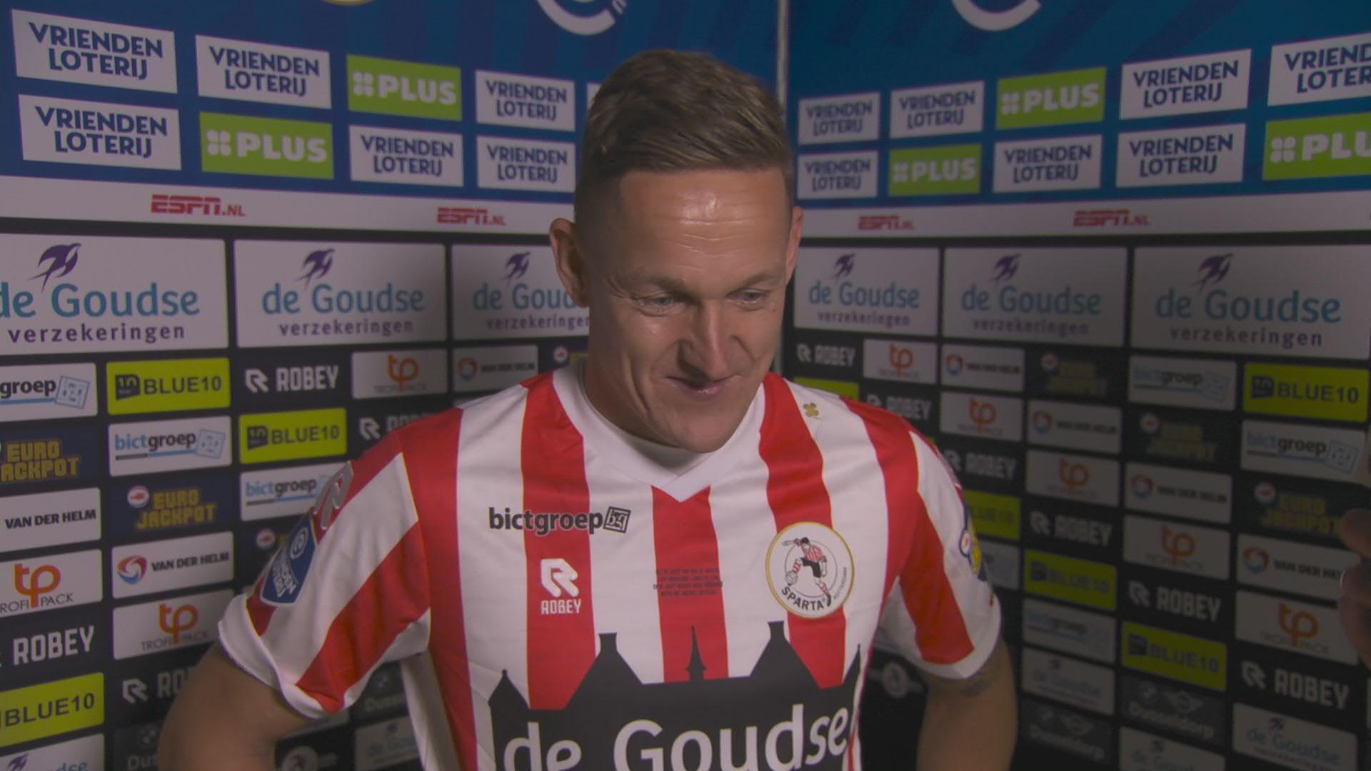 Toornstra viert jubileum met kopgoal: "Ik ben geen specialist, maar af en toe valt 'ie goed"