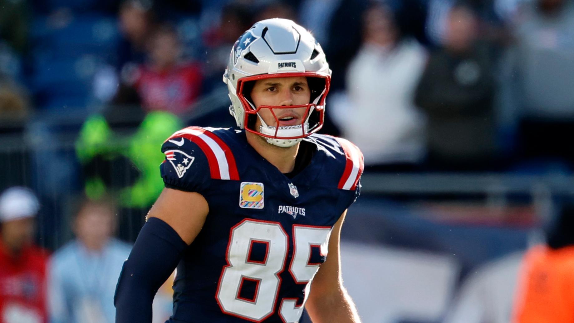 Why Hunter Henry is a top TE streamer in Week 8