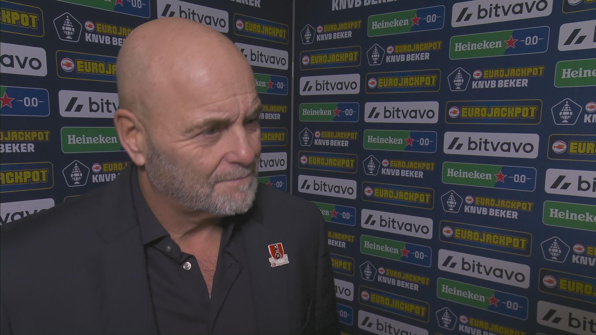 Plug: "Als elke kans een goal is op dit niveau, spelen ze betaald voetbal en niet bij JOS"