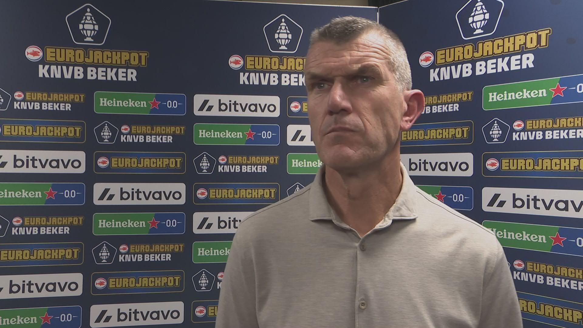 Dijkhuizen over Odriss: "Het is een dure les voor hem en hij benadeeld het team en zichzelf"