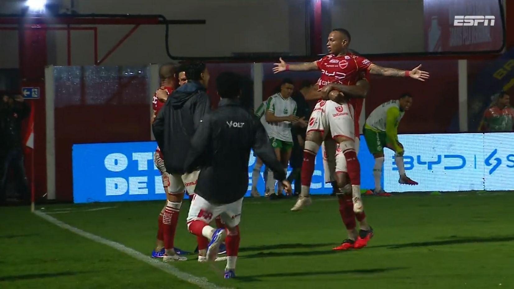 GOLAÇO DO VILA! Janderson acerta chutaço de fora da área e abre o placar no OBA; VEJA