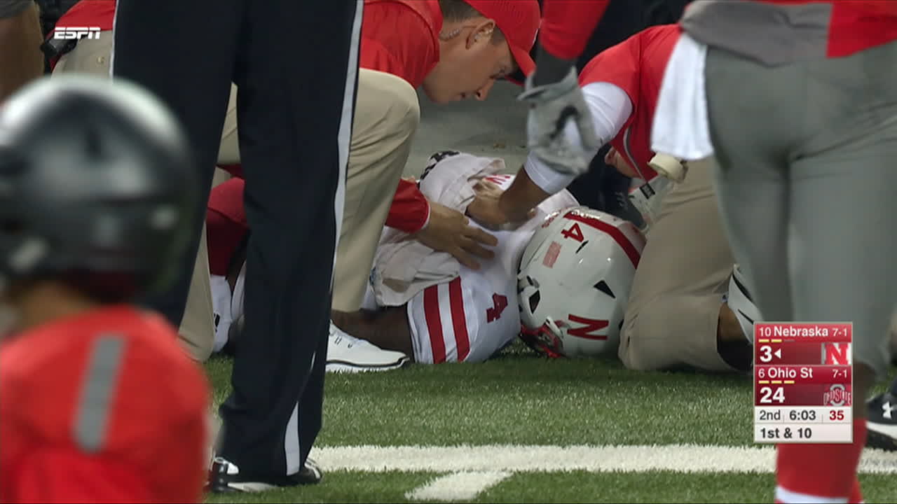 Scary scene as Tommy Armstrong Jr. goes down injured