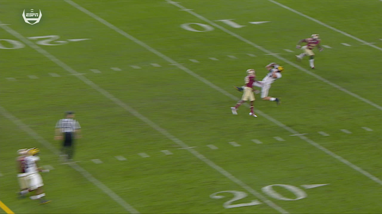 Michigan converts 4th down on the 1st drive of the 2nd half