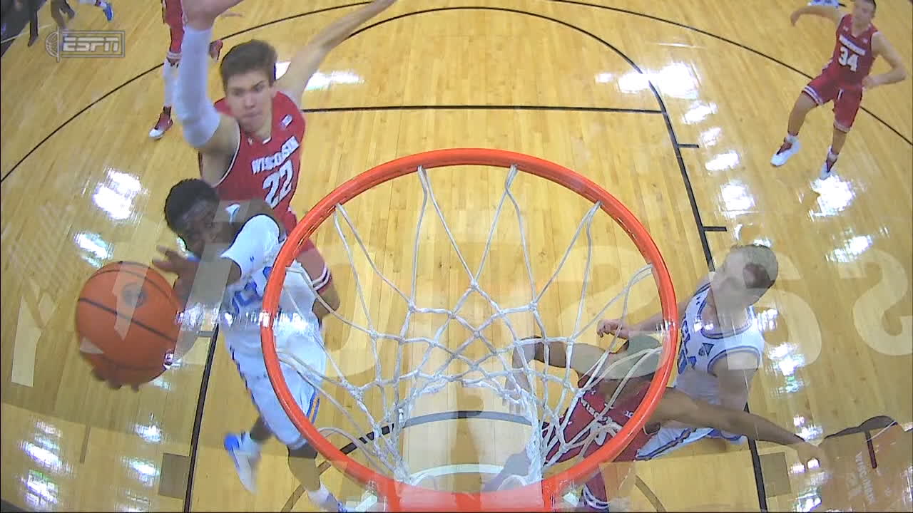 Holiday makes game-winning layup