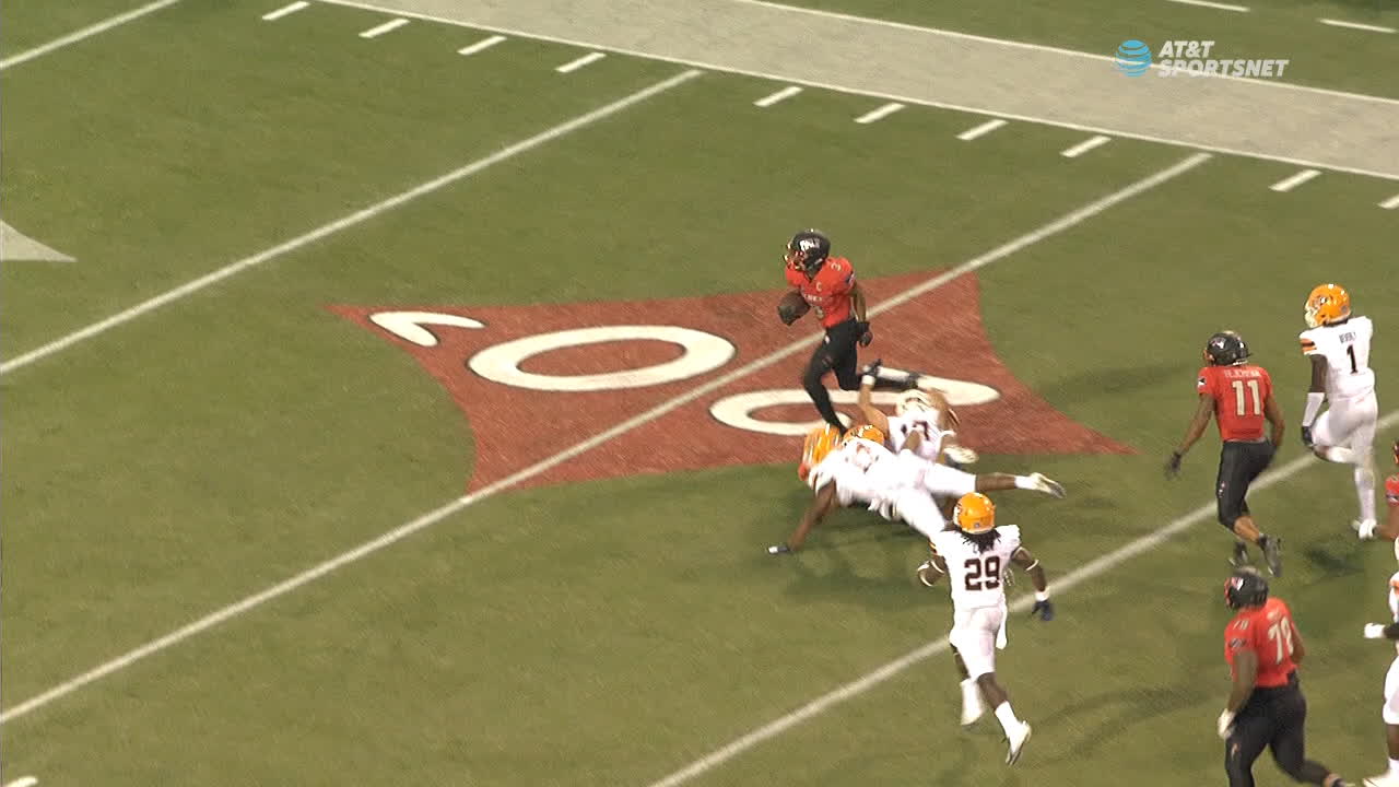 UNLV RB slips free for 40-yard TD run