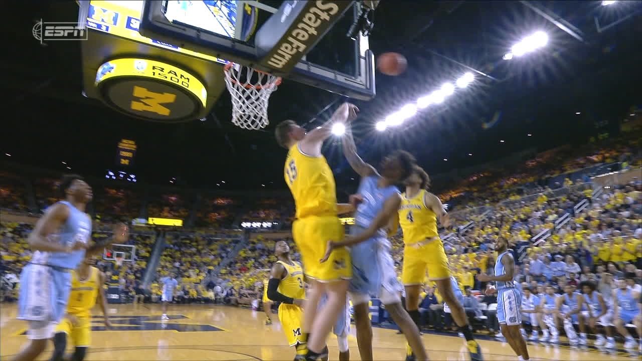 Teske, Matthews put on block party in 2nd half