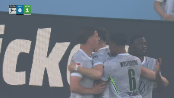 ¡Ventaja rápida para Wolfsburgo: Pejcinovic puso el 1-0!