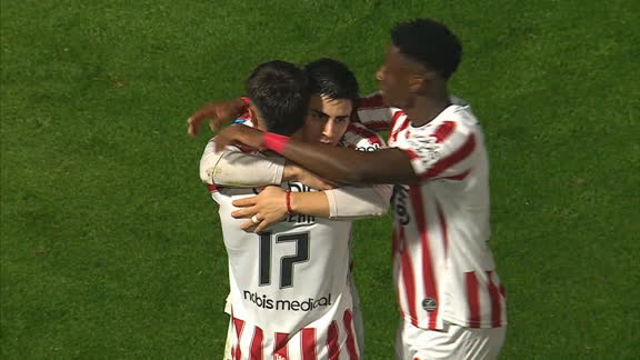 Tissera la empujó para el 2-0 de Instituto