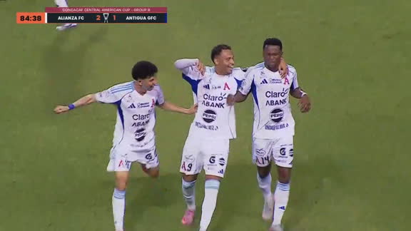¡GOOOL DE ALIANZA! William Parra de penal vuelve a poner en ventaja 2-1 a los albos