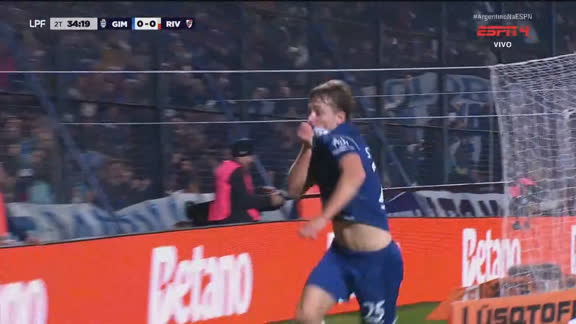 Gol do Gimnasia! Steimbach recebe cruzamento na medida e manda de cabeça para o fundo do gol; VEJA