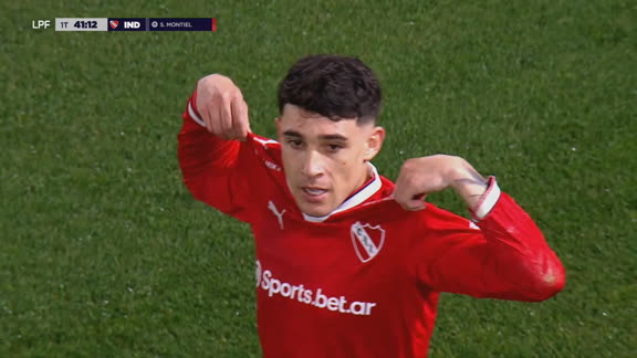 ¡Quemó la red! Excelente definición de Montiel para el 1 a 0 del Rojo
