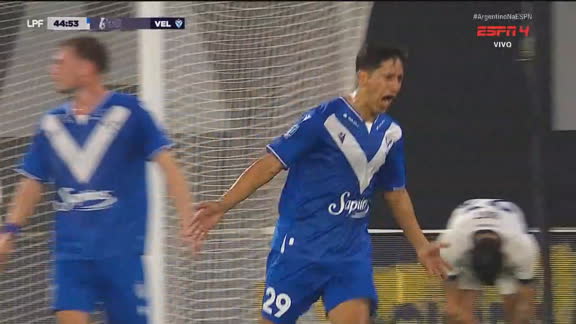 Gol do Vélez! Aliendro dá 'casquinha' de cabeça na bola e empata o jogo em Córdoba; VEJA