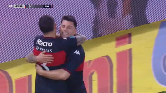 Era gol de Russo y el 3-0 de Tigre, pero el VAR determinó que la tocó con la mano