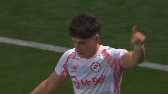 ¡Cabezazo impecable de Álvarez y Argentinos en ventaja ante Belgrano!