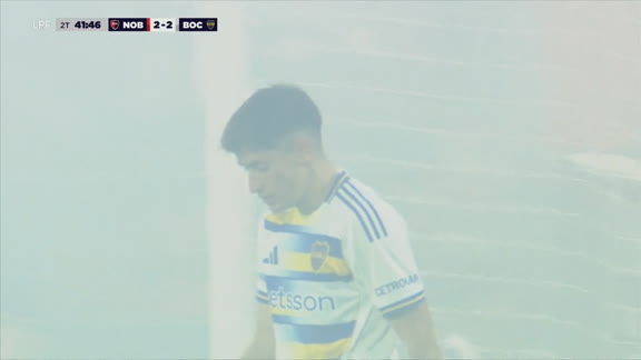 ¡Lo tuvo Boca! El zurdazo de Aranda pegó en el palo