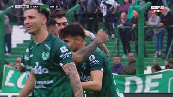 En una jugada desordenada y a puro empuje, Mavilla clavó el 2-1 para Sarmiento