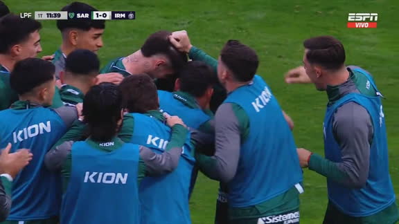 Martínez y un preciso tiro libre para colocar el 1-0 de Sarmiento