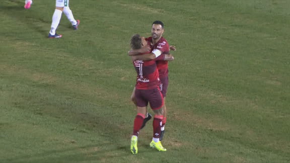 ¡GOOOL DE REAL ESTELÍ! Juan Barrera le gana la espalda a la defensa de Antigua y pone en ventaja a la visita al minuto 40'