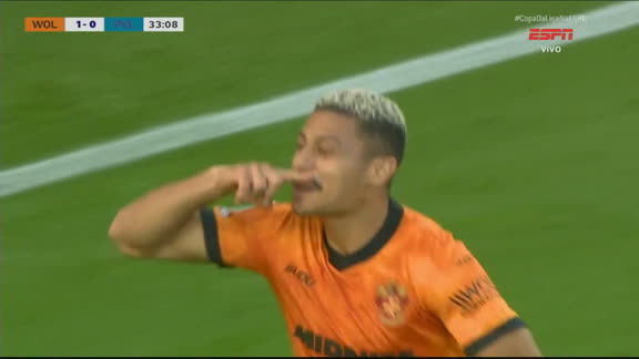 O gol de André, ex-Fluminense, para o Wolverhampton na Copa da Liga Inglesa; VEJA