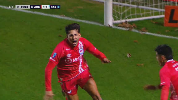 ¡Imposible para el arquero! Precisión de López Muñoz y gol de Argentinos