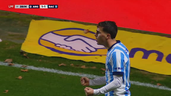 Como si fuera un delantero: Cannavo empató frente a Argentinos en La Paternal