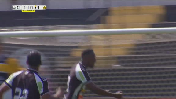 Gol do Athletic! Wilinton Aponzá recebe cruzamento rasteiro, dá 'taca de sinuca' e amplia contra o Criciúma; VEJA