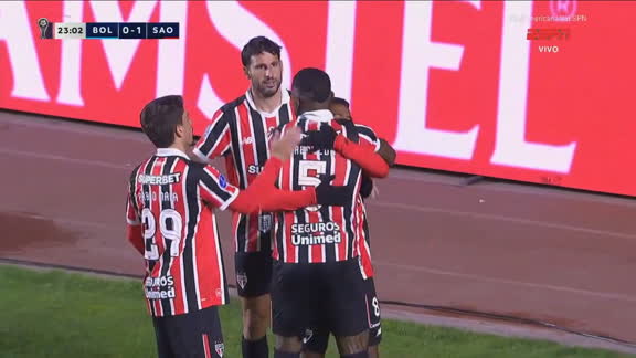 Gol do São Paulo! Arboleda dá cabeçada certeira em escanteio e faz 1 a 0 contra o Bolívar em escanteio; VEJA
