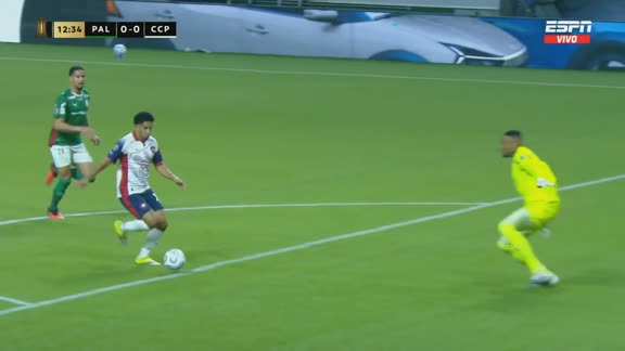 ¡Lo tuvo Cerro Porteño! Cecilio Domínguez malogró un increíble mano a mano