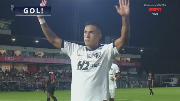 Gol do Atlético-MG! Cuello aproveita falha de goleiro do RB Bragantino, aplica 'lei do ex' e abre o placar na Sul-Americana