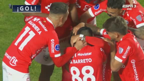 ¡Para cerrar el estadio! Martinich metió un golazo para el 4 a 0 de Cienciano
