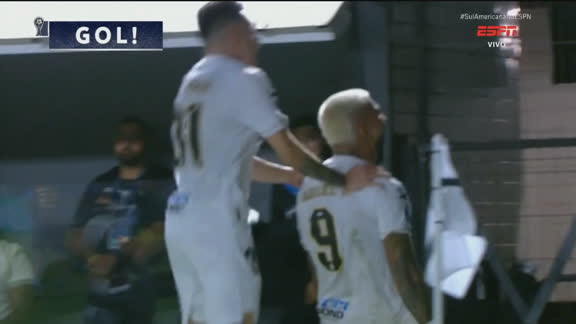 Gabigol recebe assistência 'debochada' de Neymar e faz 100º gol pelo Santos; VEJA