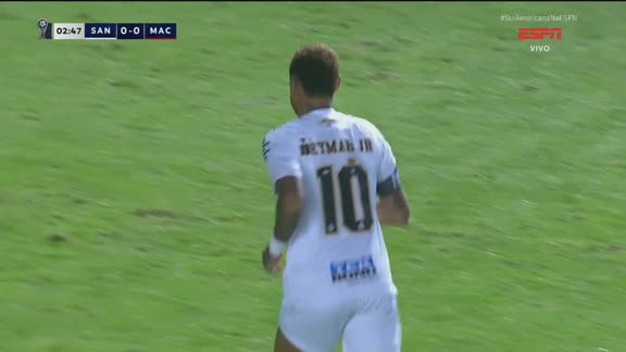 Que perigo! Neymar cobra falta com 'muito veneno' e quase abre o placar em Santos x Macará; VEJA