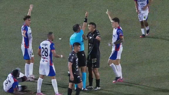 ¡ROJA EN DIRIANGÉN! Bruno Barja se va expulsado al 67'